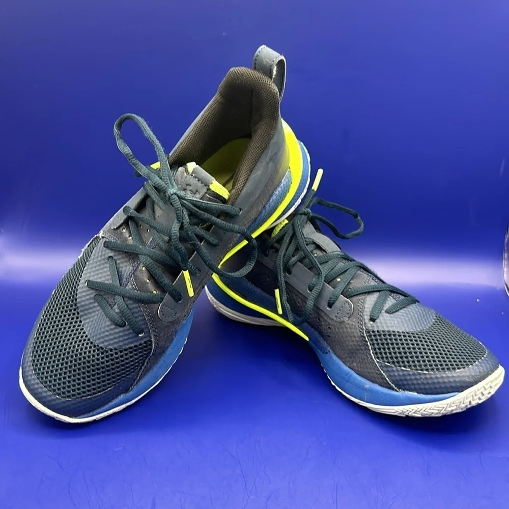 Under Armour GS Steph Curry Navy Blue Dub Nation 3022113-405 Size 6 Y
